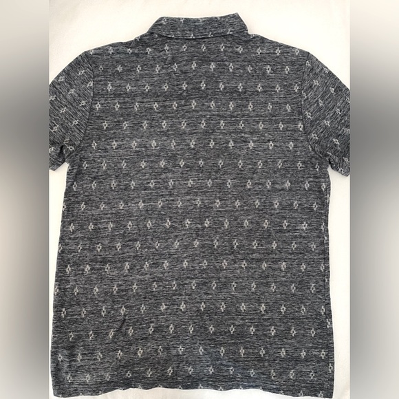 Breezy Blue Linen Blend – Vintage Banana Republic Button-Up Tee - Like New - Picture 2 of 6